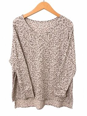 AMERICAN EAGLE OUTFITTERS SOFT AND SEXY LEOPARD PRINT LONG SLEEVE TOP WOMENS MED